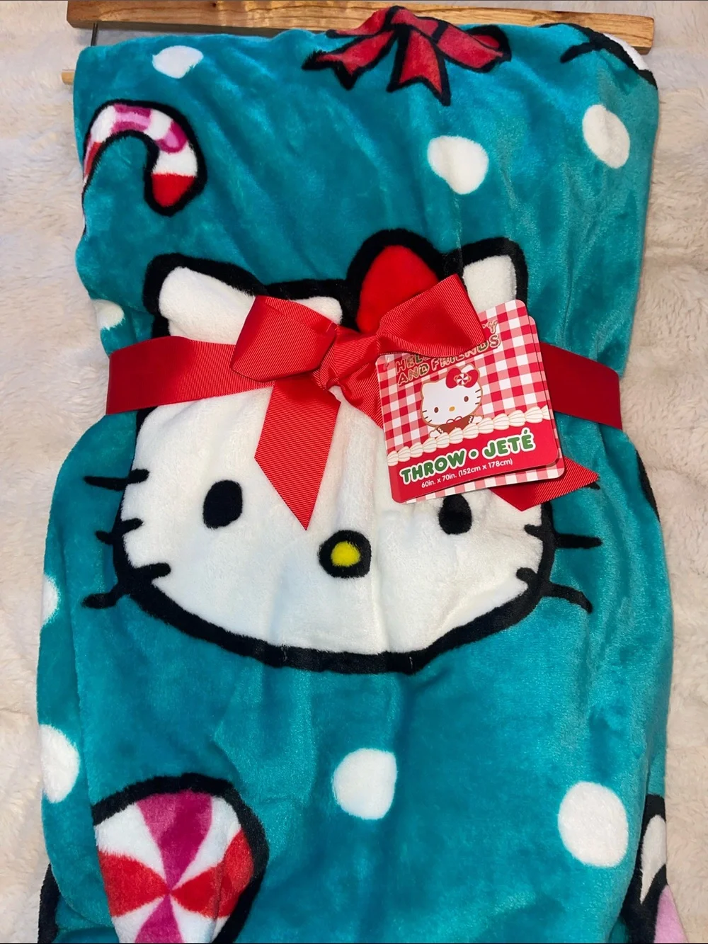 ❤️NEW!!!❤️ Hello Kitty Teal Plush Throw Blanket with Red Bow Accents. LAST ONE!